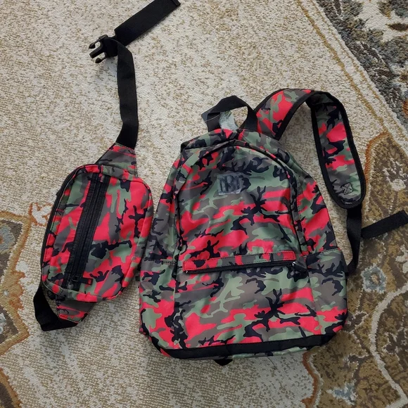 BADGLEY MISCHKA Pink Camo Backpack Detachable Bum/Sling Bag - Picture 8 of 12